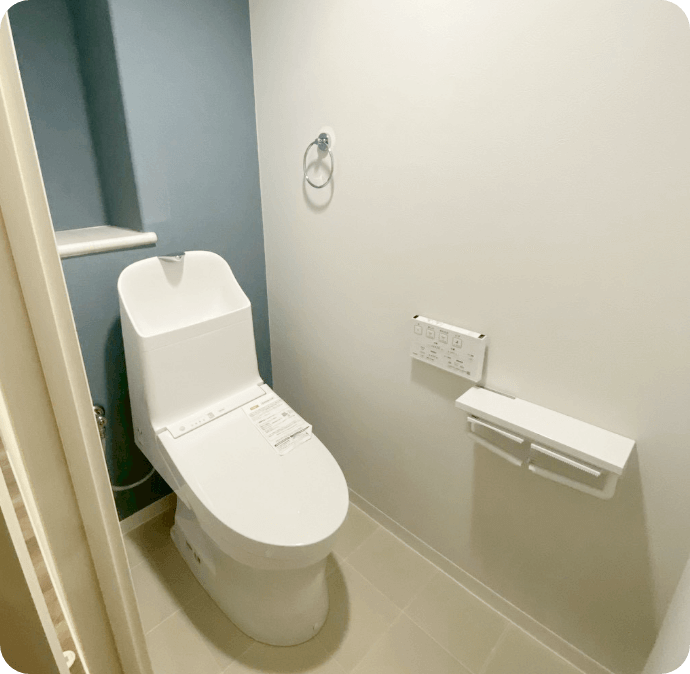 新築の白いトイレ